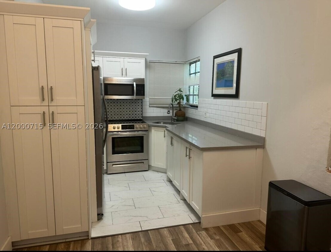Foto del edificio - 1319 SW 21st Ter