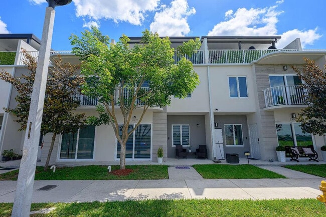 Building Photo - 13803 SW 258th Ln