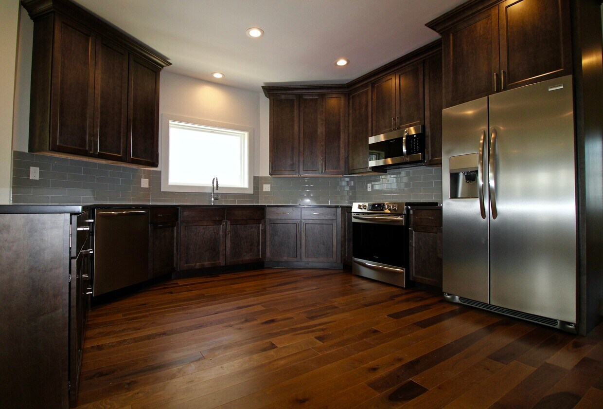 170 Courtland St Unit 2, Providence, RI 02909 Apartments in