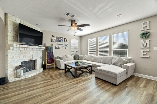 Building Photo - 217 Rocroi Dr