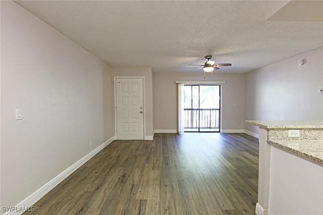 Building Photo - 5305 Summerlin Rd