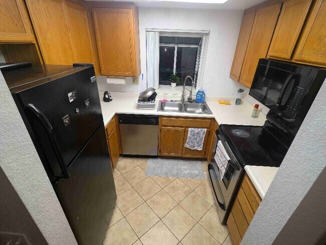 Foto del edificio - 1075 Madden Ave