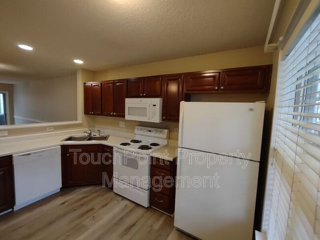 Foto del edificio - 10215 Reindeer Way Ln