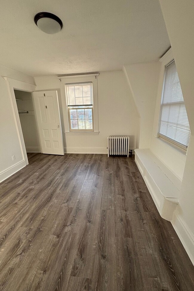 Building Photo - 2 Hasbrouck Ave