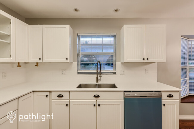 Building Photo - 1512 Pineapple Ln, Clearwater, FL, 33759