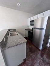 Building Photo - 215 Price Ln