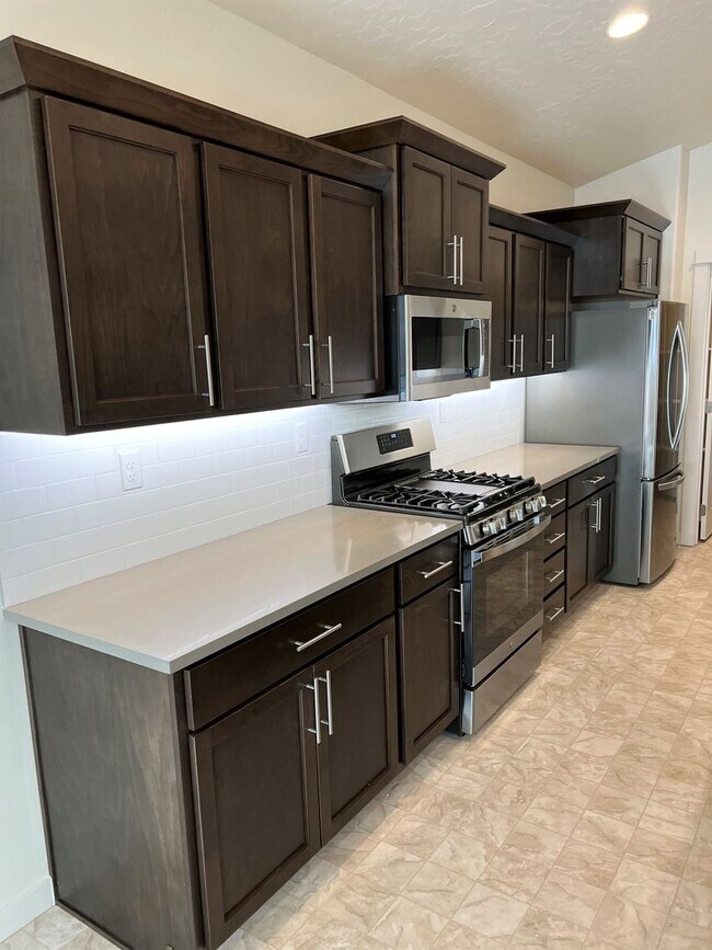 Foto del edificio - Beautiful, 3 bed 2 bath home close to lake...