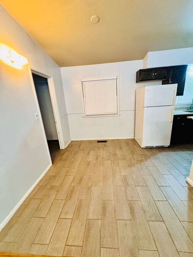 Foto del edificio - 5519 N Garrison Pl