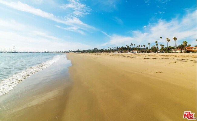 Foto del edificio - 1214 Shoreline Dr