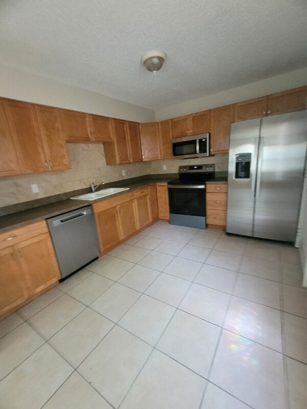 Foto principal - 5929 12th St W