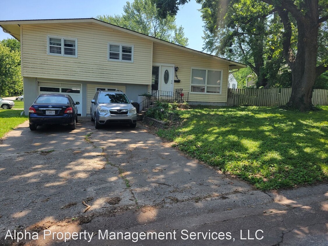 Primary Photo - 3 br, 1.5 bath House - 301 10th St