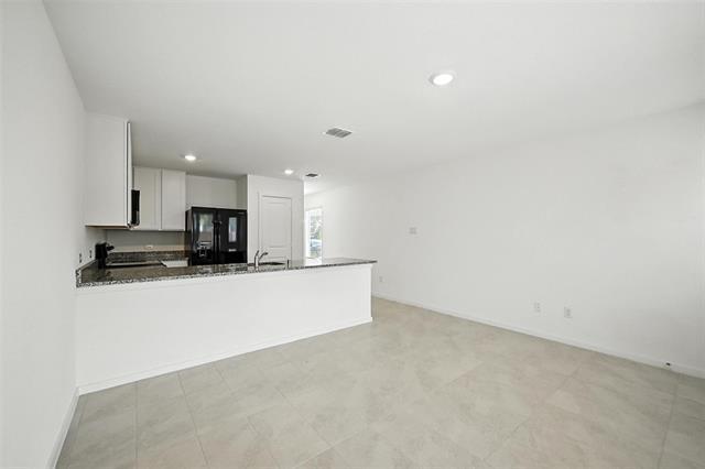 Foto del edificio - 922 Grebe Dr