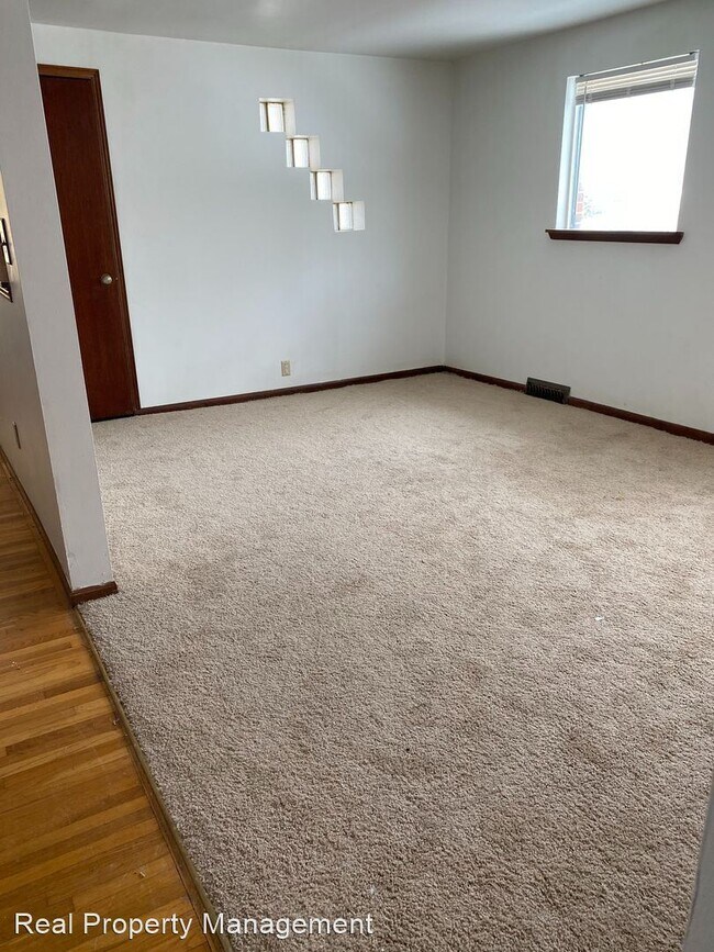 Foto del edificio - 3 br, 2.5 bath House - 221 E 8th Apt B