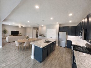 Building Photo - 10719 Hidden Arrow Ct