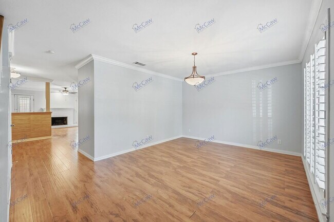 Foto del edificio - 1229 Roaring Springs Rd