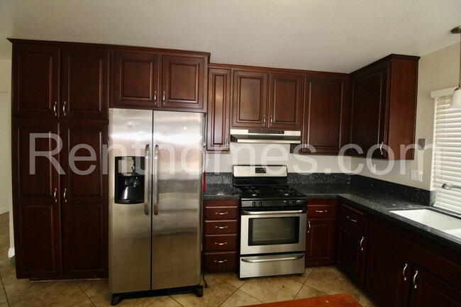 Foto del edificio - 8606 Capricorn Way