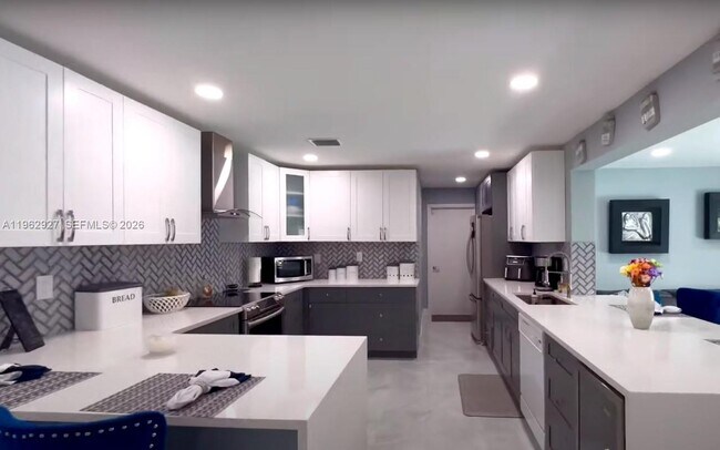 Foto del edificio - Shadow Wood Boulevard, Coral Springs, FL 33071 - 3 BR 2 BA single-family home