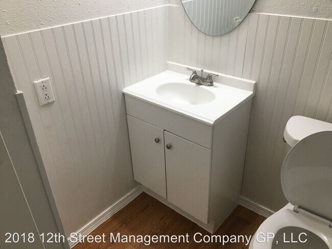 Foto del edificio - 3313 E 12th St