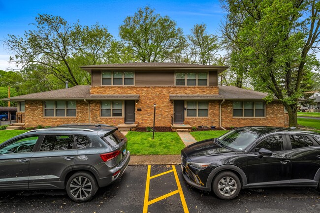 Building Photo - Hanssler Court Apartments