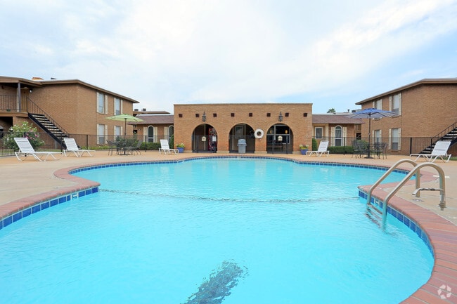 Building Photo - Meadow Park Apartments