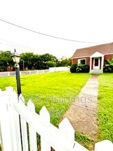Building Photo - 107 Golf Dr