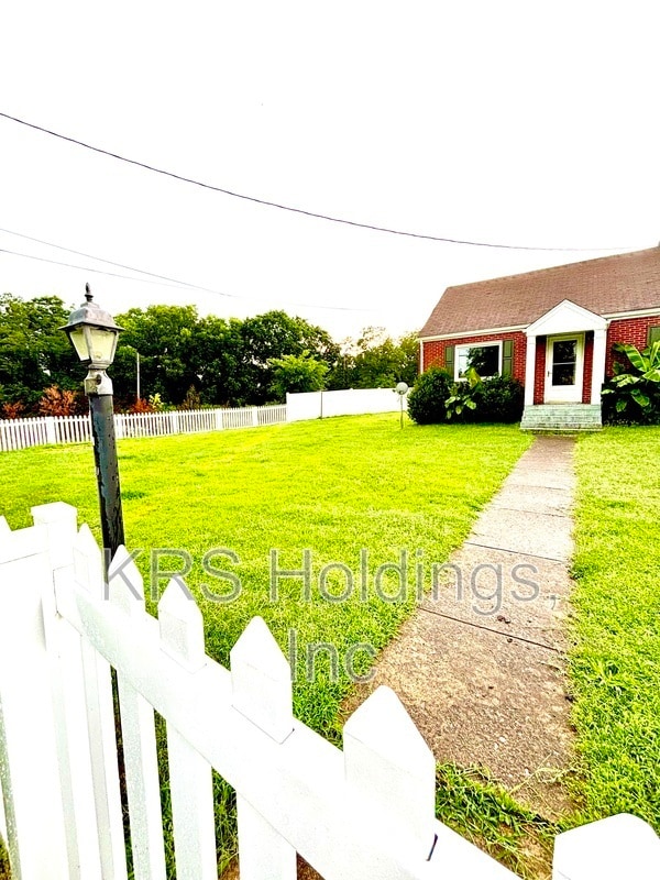 Primary Photo - 107 Golf Dr