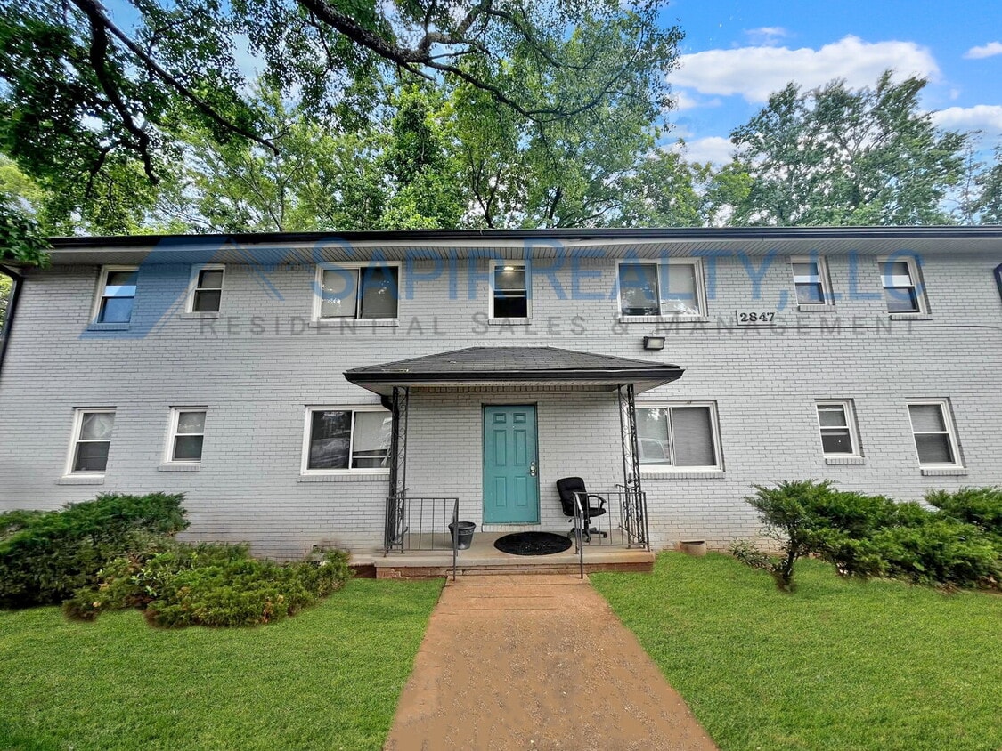 Primary Photo - 2847 Belvedere Ln
