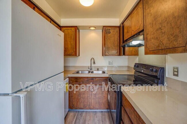 Building Photo - 2815 Caples Ave