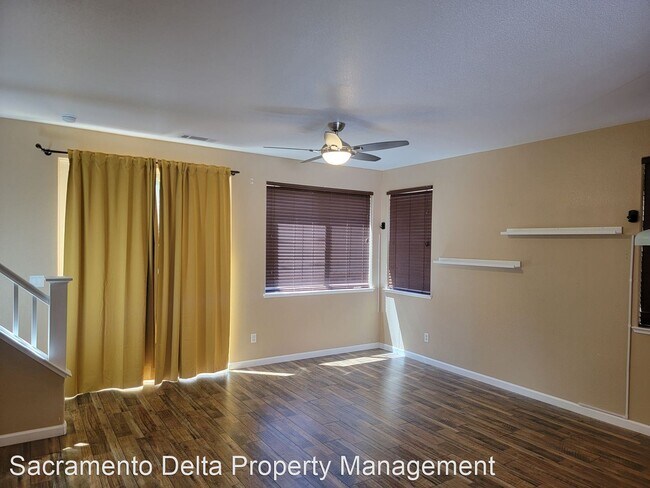 Building Photo - 3 br, 2.5 bath House - 6 Suffolk Hills Pl.