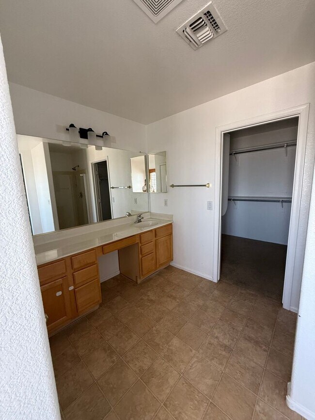 Foto del edificio - 2513 N 109th Ave