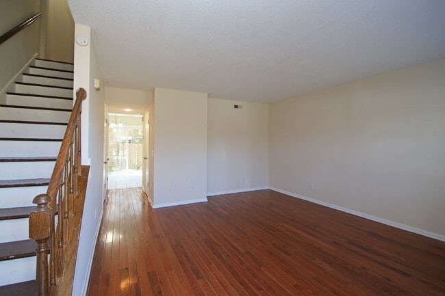 Building Photo - Four Bedroom Townhome with Plenty of Space!