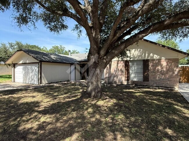 Foto del edificio - 2706 Lake Briar