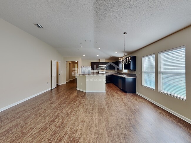 Building Photo - 563 Worcester Ct