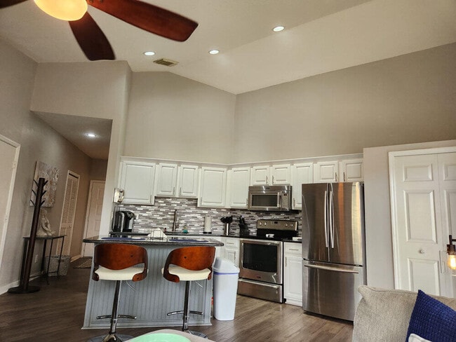 Building Photo - 9887 Perfect Dr