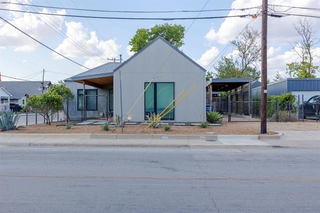 Building Photo - 1021 Nomas St