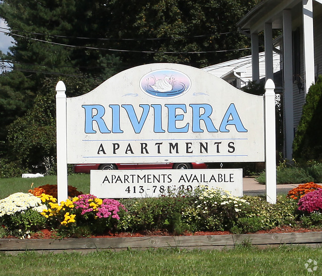 Entrance - Riviera Apartments