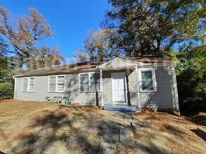 Building Photo - 4300-14302 Wentworth Dr