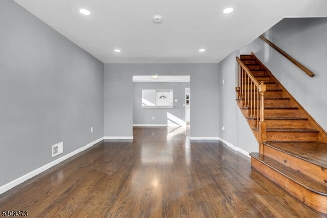 Building Photo - 415 Highland Pl