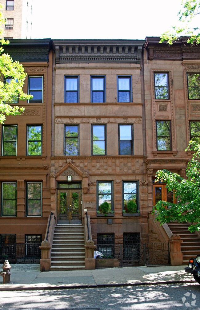 Building Photo - 161 W 91st St