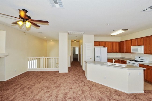 Foto del edificio - 7032 Azure Beach St