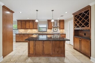 Building Photo - 3207 Aberdeen Way