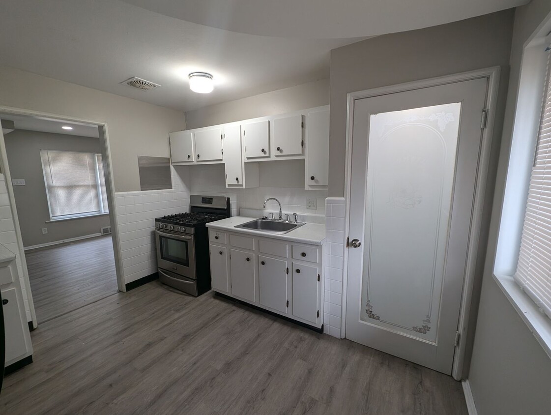 Foto principal - **$500 Security Deposit & 1st Month Free w...