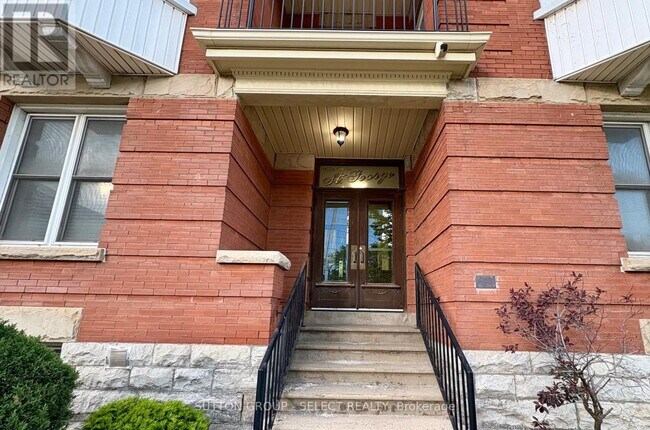 Photo du bâtiment - 440 Wellington St