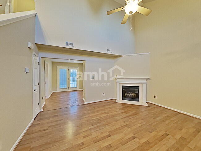 Foto del edificio - 10206 Orchard Grass Ct