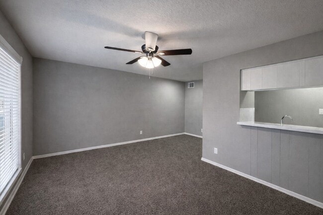 Building Photo - 414 Marshall St