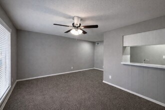 Building Photo - 414 Marshall St