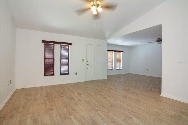 Foto del edificio - 1018 Station St