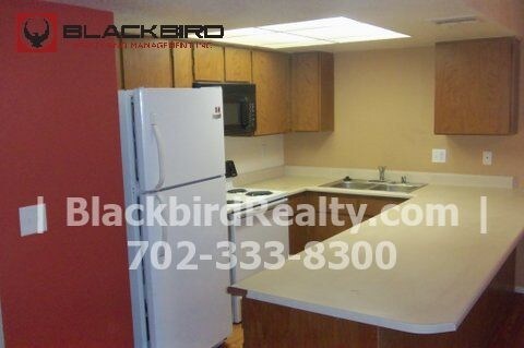 Building Photo - 2 bed 2 bath private porch all appliances