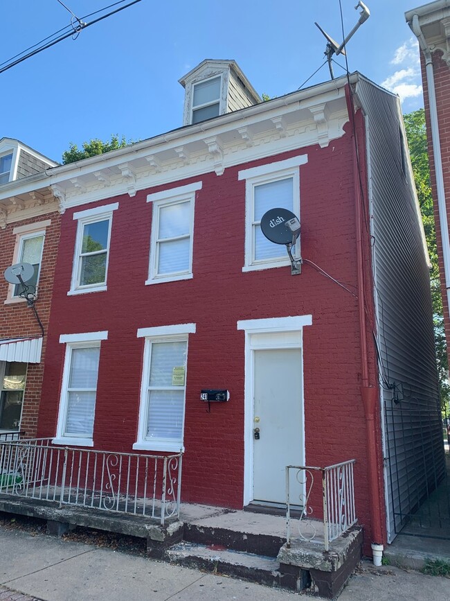 Building Photo - 241 S Penn St