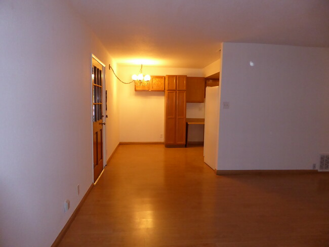 Dining Area - 5462 Roundtree Dr